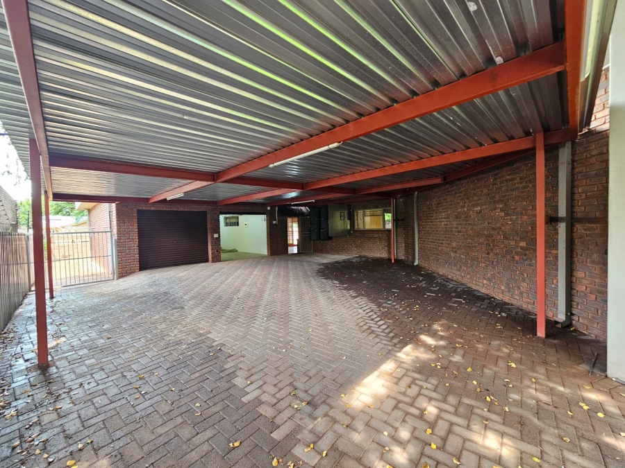 4 Bedroom Property for Sale in Kathu Northern Cape